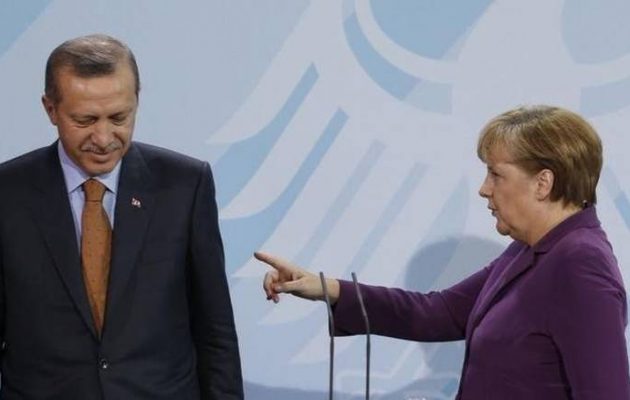 Η Μέρκελ έδωσε τη χαριστική βολή στον Ερντογάν: “Όχι” σε πάγωμα λογαριασμών του Γκιουλέν