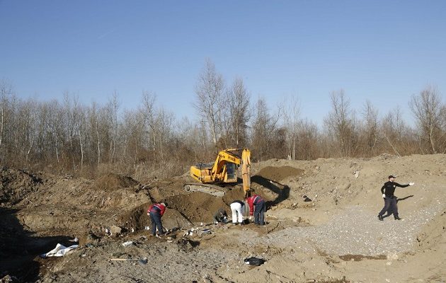 Ομαδικοί τάφοι με λείψανα είκοσι θυμάτων πολέμου ανακαλύφθηκαν στη Bοσνία (φωτο)