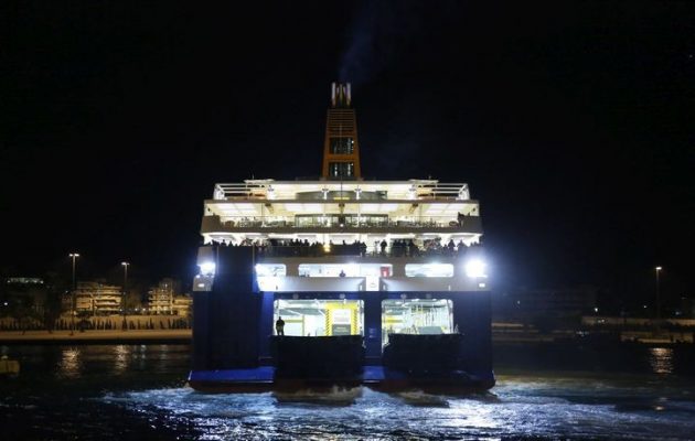 Σε ναυπηγείο στο Πέραμα θα οδηγηθεί το «Blue Star Patmos»