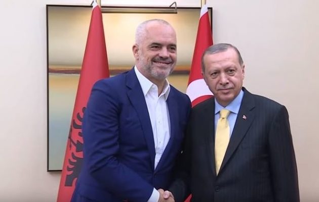 Ο Ερντογάν χειρίζεται την Αλβανία ως νεοθωμανικό βιλαέτι