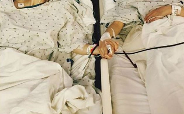 Πασίγνωστη τραγουδίστρια έκανε μεταμόσχευση νεφρού – Δότρια η επιστήθια φίλη της (φωτο)