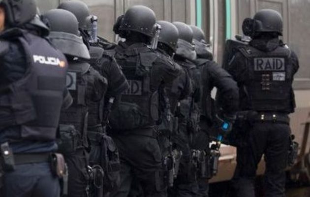 Η ισπανική Αστυνομία έκανε επιδρομή στο κέντρο τηλεπικοινωνιών της Καταλονίας