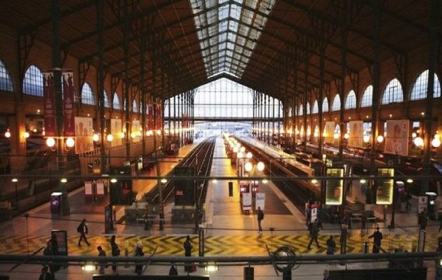 Συναγερμός στο Παρίσι: Εκκενώθηκε ο σιδηροδρομικός σταθμός Γκαρ ντυ Νορ- Αποκλεισμένος ο Πύργος του Άιφελ
