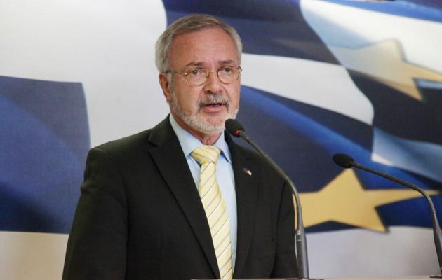 Ύμνοι Χόιερ: Η Ελλάδα πλέον δημοφιλής προορισμός για επενδύσεις – 2 δισ. από την ΕΤΕπ το 2017