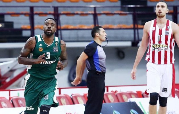 Με ανατροπή ο Παναθηναϊκός νίκησε στο ΣΕΦ 71-68 τον Ολυμπιακό