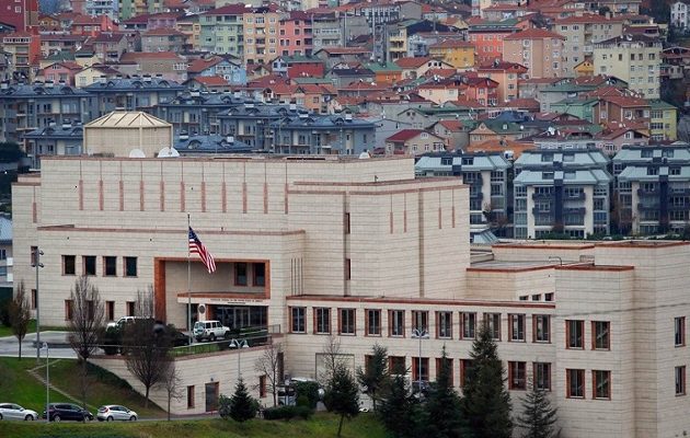 Ο Ερντογάν έβαλε φυλακή Τούρκο εργαζόμενο του αμερικανικού προξενείου της Κωνσταντινούπολης
