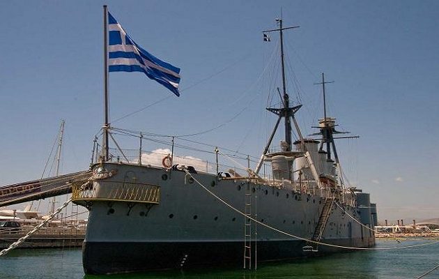 Ο Παυλόπουλος θα παρασημοφορήσει την πολεμική σημαία του θωρηκτού Αβέρωφ
