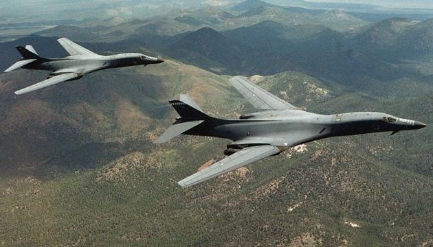 Δύο αμερικανικά βομβαρδιστικά B1-B πέταξαν πάνω από τη Βόρεια Κορέα