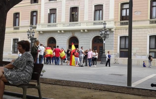 Οι υποστηρικτές της ενότητας Ισπανίας-Καταλονίας περνάνε στην αντεπίθεση