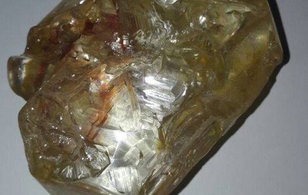 H Σιέρα Λεόνε πουλάει διαμάντι 709 καρατίων – Τα έσοδα θα διατεθούν για τους φτωχούς