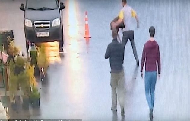 Δολοφονία σοκ στη Ρωσία: Τον “σούβλισε” γιατί δεν του άρεσε το κούρεμα (βίντεο)