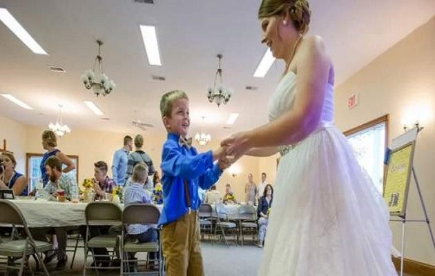 Επτάχρονος ξεσάλωσε σε γάμο και μετά κοιμόταν για 11 συνεχόμενες ημέρες