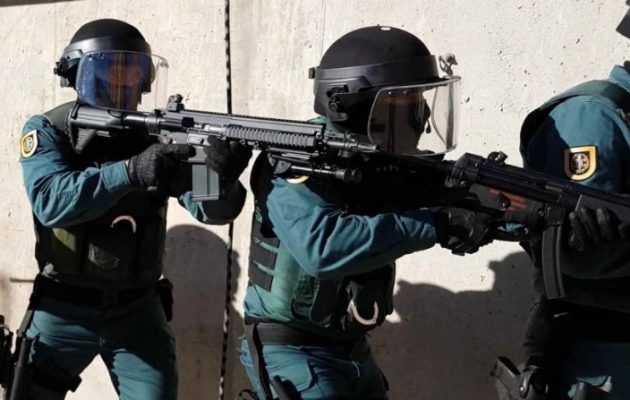 Η ισπανική Πολιτοφυλακή πραγματοποίησε επιδρομή στην έδρα της καταλανικής Αστυνομίας
