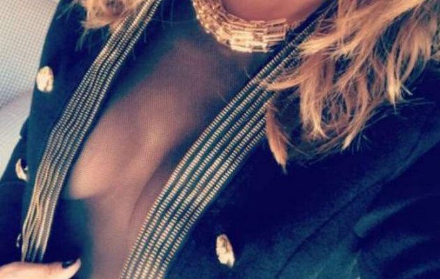 Πασίγνωστη Ελληνίδα τραγουδίστρια προκάλεσε εγκεφαλικά με τη σέξι φωτογραφία της