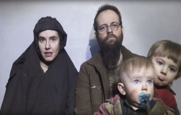Επέστρεψε στον Καναδά οικογένεια που κρατούνταν όμηροι από τους Ταλιμπάν