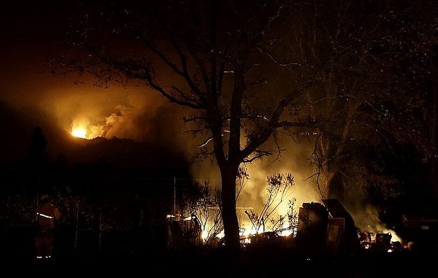 26 οι νεκροί από τις γιγαντιαίες πυρκαγιές που καίνε την Καλιφόρνια