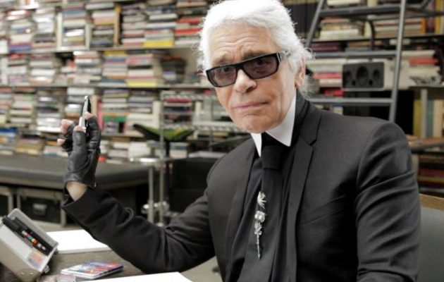 Με ένα σκίτσο ο Καρλ Λάγκερφελντ κατηγόρησε τη Μέρκελ για την άνοδο της ακροδεξιάς στη Γερμανία