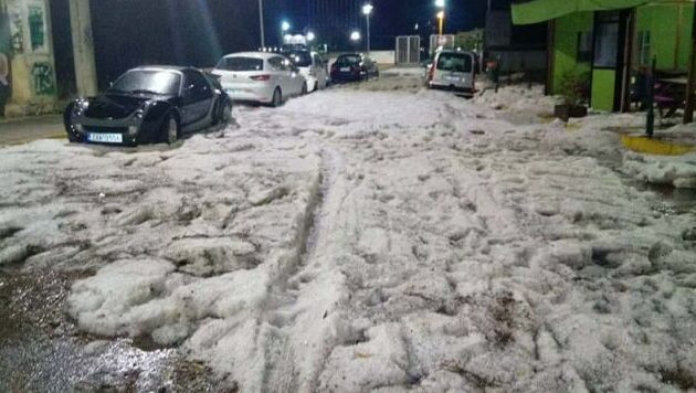 Ποιες περιοχές ντύθηκαν στα λευκά από χαλάζι (φωτο)