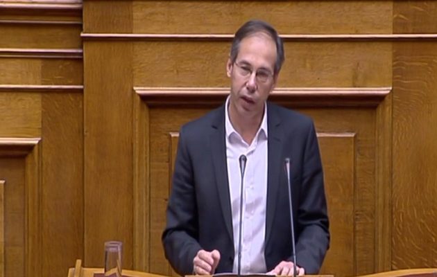 Βόμβα Μαυρωτά: Μας πίεζαν να καταψηφίσουμε το νομοσχέδιο για να «πέσει» η κυβέρνηση (βίντεο)