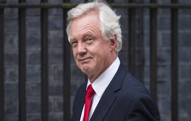 Bρετανός υπουργός: Η Ε.Ε. καθυστερεί το Brexit για να κερδίσει περισσότερα χρήματα