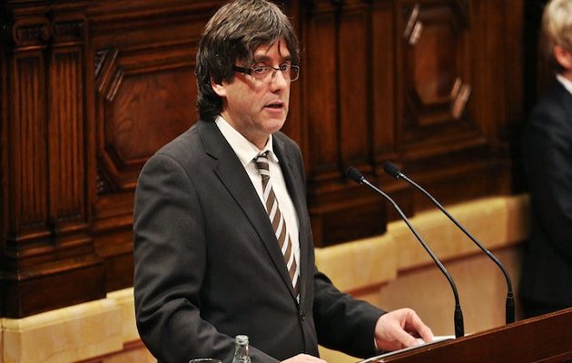 Φήμες ότι θα ζητήσει άσυλο στο Βέλγιο ο καθαιρεθείς Καταλανός πρόεδρος