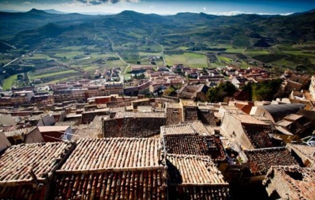 Στη Σικελία πωλούνται σπίτια για… ένα ευρώ! Τι πρέπει να κάνουν οι αγοραστές
