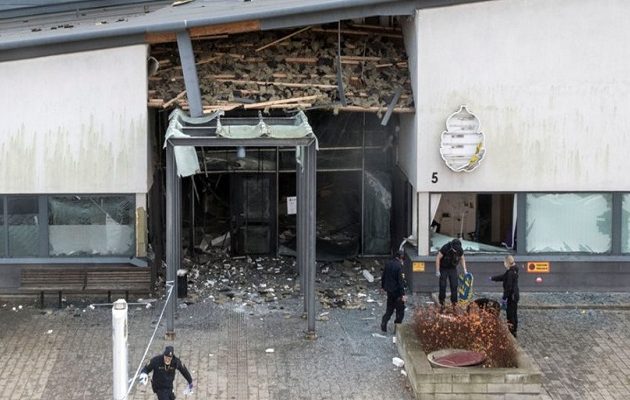 Η σουηδική μαφία ανατίναξε αστυνομικό τμήμα στο Χέλσινμποργκ