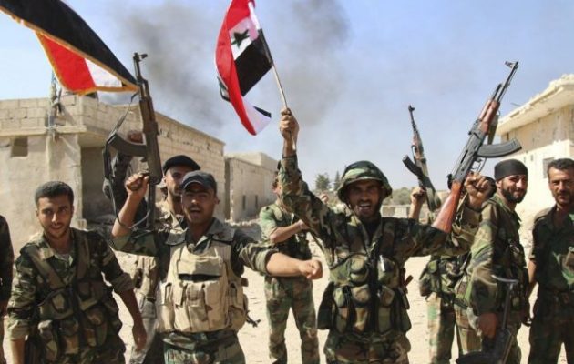 Ο στρατός τη Συρίας έδιωξε το Ισλαμικό Κράτος από την πόλη Αλ Καριατάιν