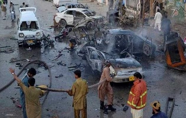 14 νεκροί από έκρηξη σε τέμενος στο Πακιστάν