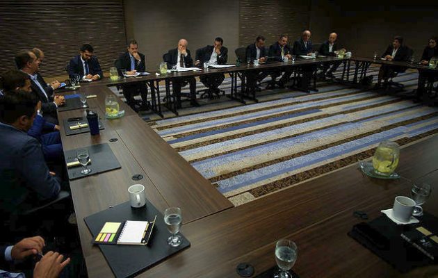 “Ψημένοι” επενδυτές στο Σικάγο για το «Greek Comeback» – Τι ρώτησαν τον Τσίπρα