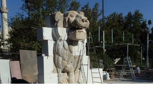 Το λιοντάρι-σύμβολο της Παλμύρας “ζωντανεύει” σε πείσμα όσων το κατέστρεψαν