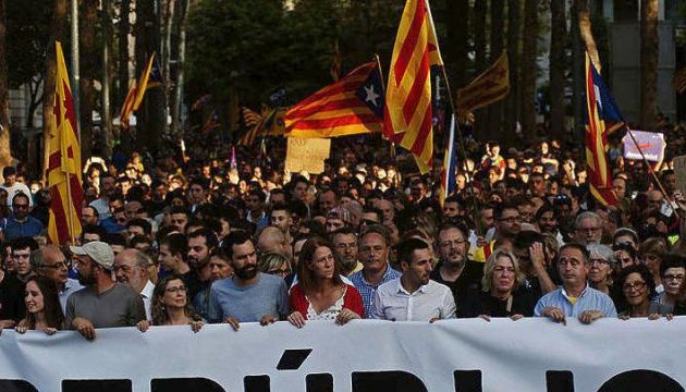 Εξετάζουν “όλα τα σενάρια” οι αυτονομιστές ηγέτες της Καταλονίας