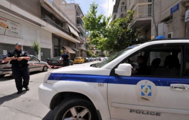 Κινηματογραφική ληστεία στη Γαστούνη: Εισέβαλαν με φορτηγό σε χρυσοχοείο (φωτο)
