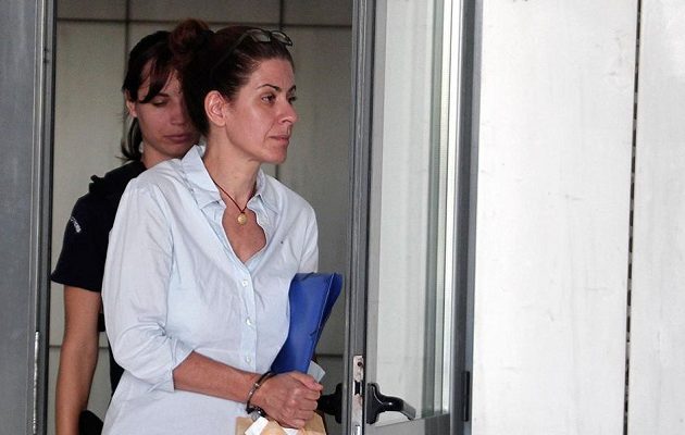 Μετά την Βίκυ Σταμάτη αποφυλακίστηκε και η κόρη του Τσοχατζόπουλου