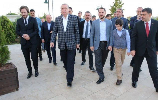 Οικογενειακή υπόθεση τα κατεχόμενα: Εταιρείες του Ερντογάν και φίλων του έχουν αναλάβει όλα τα έργα