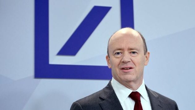 Deutsche Bank: Οι μισοί εργαζόμενοι μπορούν να αντικατασταθούν από ρομπότ!