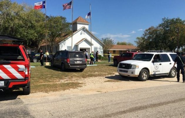 Τέξας: Άγνωστος “γάζωσε” πιστούς σε εκκλησία Βαπτιστών – Νεκρός ο δράστης (βίντεο)