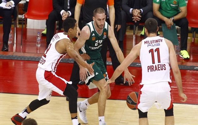 Ευρωλίγκα: “‘Άλωσε” το ΣΕΦ ο Παναθηναϊκός – Νίκησε τον Ολυμπιακό με 70 -62