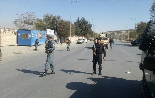 Τρόμος στην Καμπούλ από εισβολή ενόπλων με χειροβομβίδες σε τηλεοπτικό σταθμό
