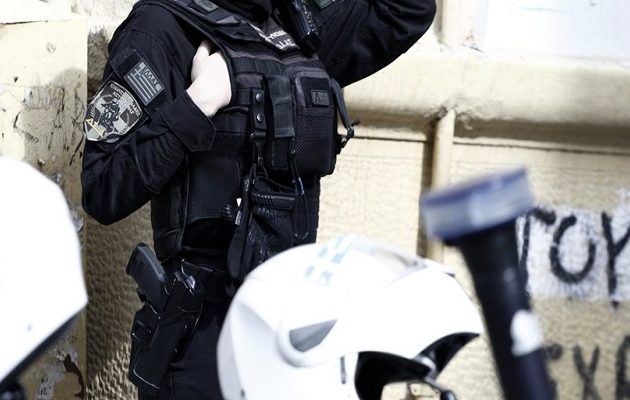 Άντρας δάγκωσε αστυνομικό της ΔΙΑΣ στο σαγόνι στον Άγιο Παντελεήμονα