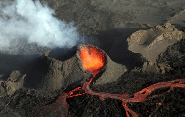 Ηφαίστειο στην Ισλανδία ετοιμάζεται να εκραγεί και απειλεί την Ευρώπη με τεράστιο σύννεφο τέφρας
