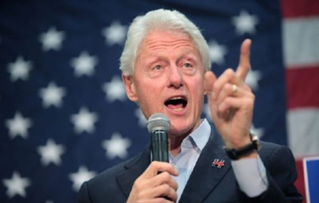 Ο Κλίντον κυνηγούσε νεαρές υπαλλήλους χορηγού του σε ιδιωτικό αεροσκάφος – Πόσα κέρατα πια αυτή η Χίλαρι;