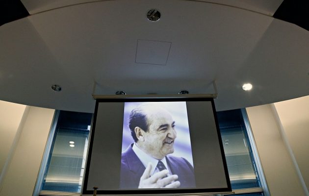 H Eυρωβουλή τίμησε τον Κωνσταντίνο Μητσοτάκη – Έδωσε σε αίθουσα το όνομά του (φωτο)