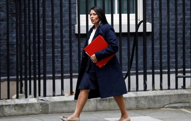 Παραιτήθηκε η Βρετανίδα υπουργός Ανάπτυξης γιατί έκρυψε ότι συναντήθηκε με τον Νετανιάχου