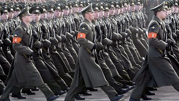 Παγκόσμια υπερδύναμη: Σχεδόν 2 εκατομμύρια άτομα υπηρετούν στις ρωσικές Ένοπλες Δυνάμεις