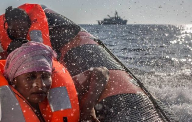 600 Αφρικανοί μετανάστες έφτασαν το τελευταίο 24ωρο στις ακτές της Ισπανίας
