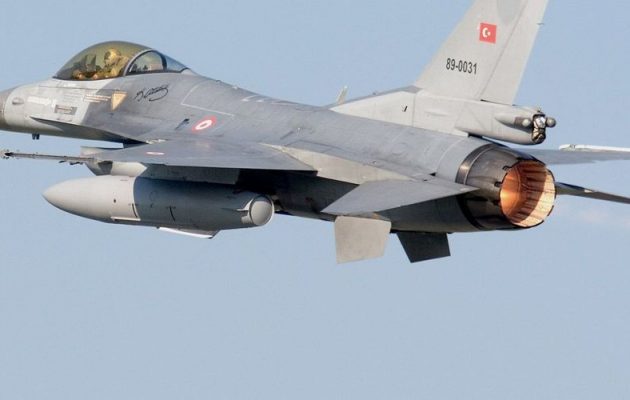 Τουρκικές υπερπτήσεις πάνω από τρία νησιά στο Αιγαίο