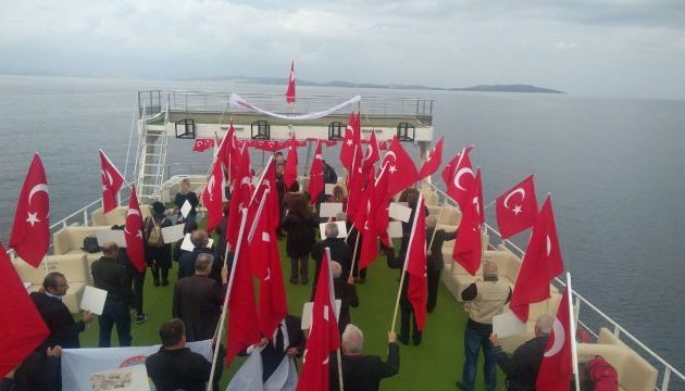 Τούρκοι ακροδεξιοί έπλευσαν προς τις Οινούσσες επειδή είναι “τουρκικές” και “κατεχόμενες από την Ελλάδα”