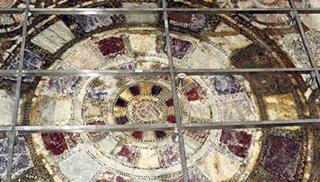 Εντυπωσιακή ανακάλυψη: Βρέθηκε μωσαϊκό κάτω από εκκλησία στην Τραπεζούντα (φωτο)