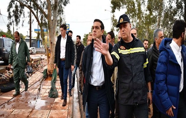 Αυτοψία Τσίπρα στην πλημμυρισμένη Μάνδρα